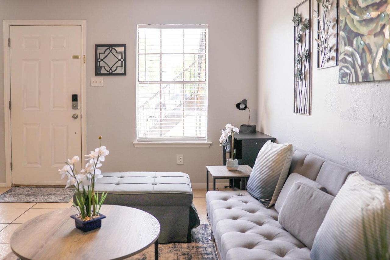 Congeniality And Comfort. All The Essentials With Class, 2 Nights? 2 Weeks? Stay, Relax, Work, Or Go Out For Fun. Arlington Exterior foto